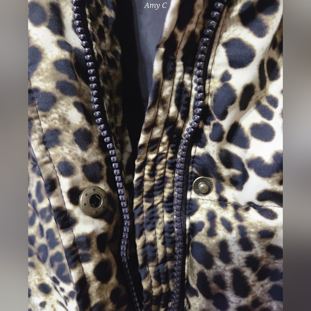 Jones New York Animal Print Puffer Vest Size Large In EUC. - Picture 3 of 7
